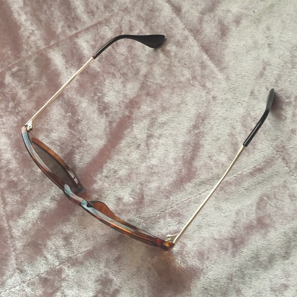 Sunglasses - Picture 6 of 11